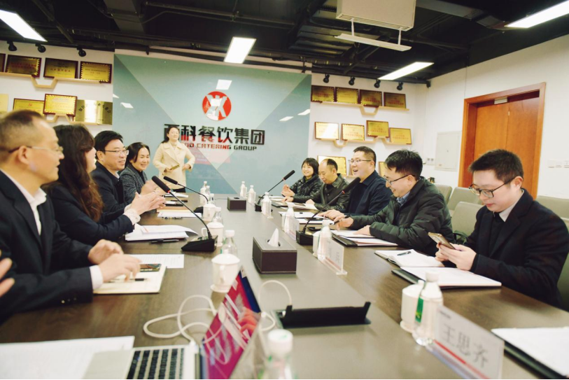 共筑协同育人平台，，，开启校企相助新篇：西南科技大学经济治理学院副院长郭四代一行到mg不朽情缘餐饮集团交流座谈