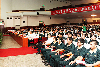 作为推动企业加速生长三大平台之一的人力资源治理提升事情，将是目今和以后一段时期尊龙凯时股份人力资源治理的主要使命。